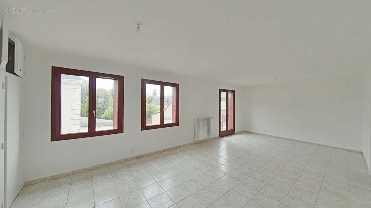 Appartement à BALLAN-MIRE