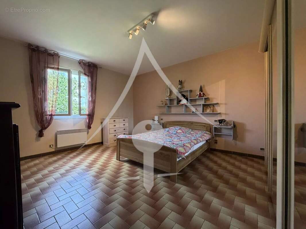 Maison à LAVERNOSE-LACASSE