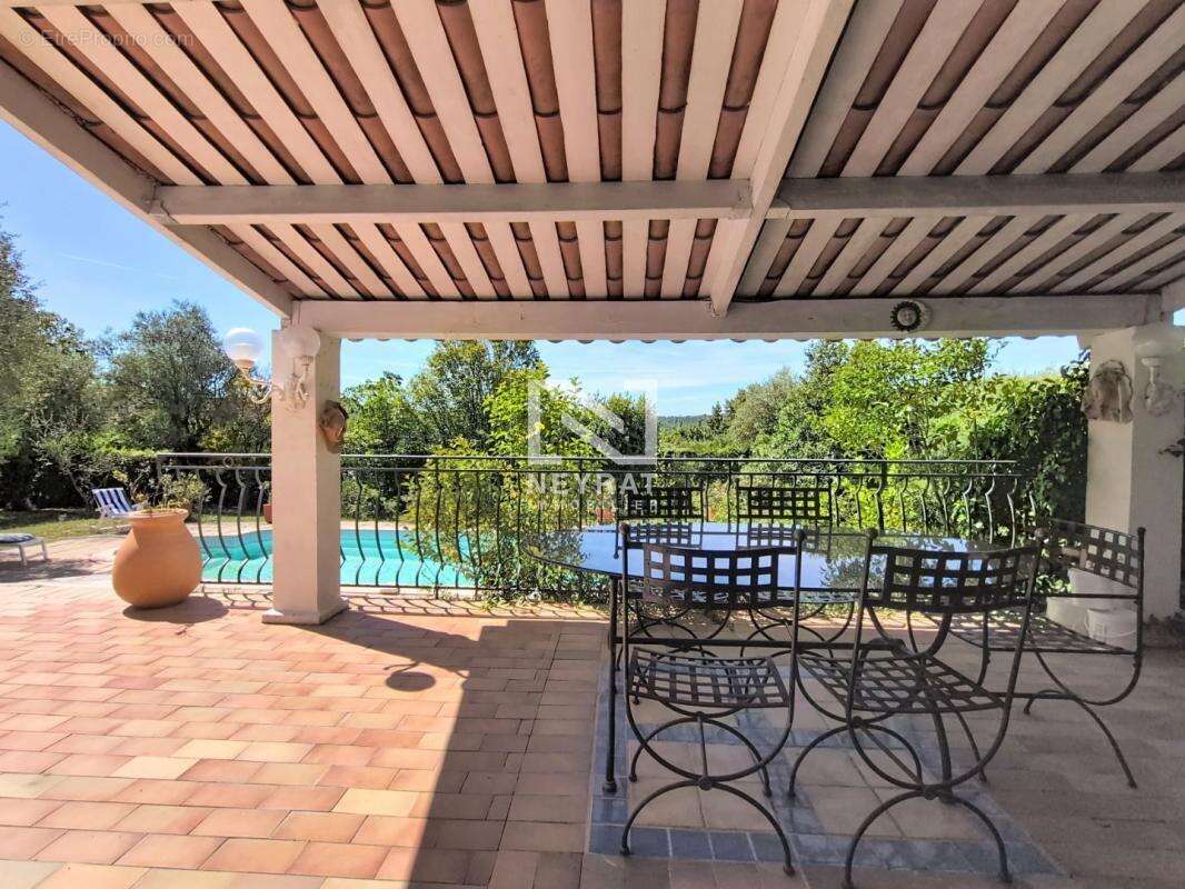 Maison de plain pied 3 chambres, piscine, grand terrain - photo 4