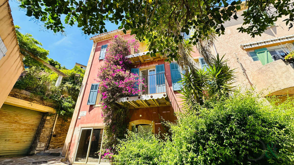 Maison à BORMES-LES-MIMOSAS