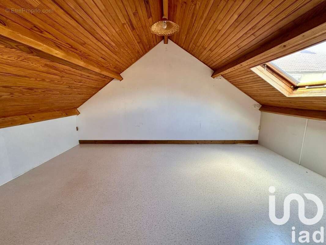 Maison 185 m² à Orrouy  - photo 9