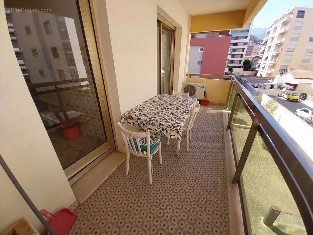 Appartement à ROQUEBRUNE-CAP-MARTIN
