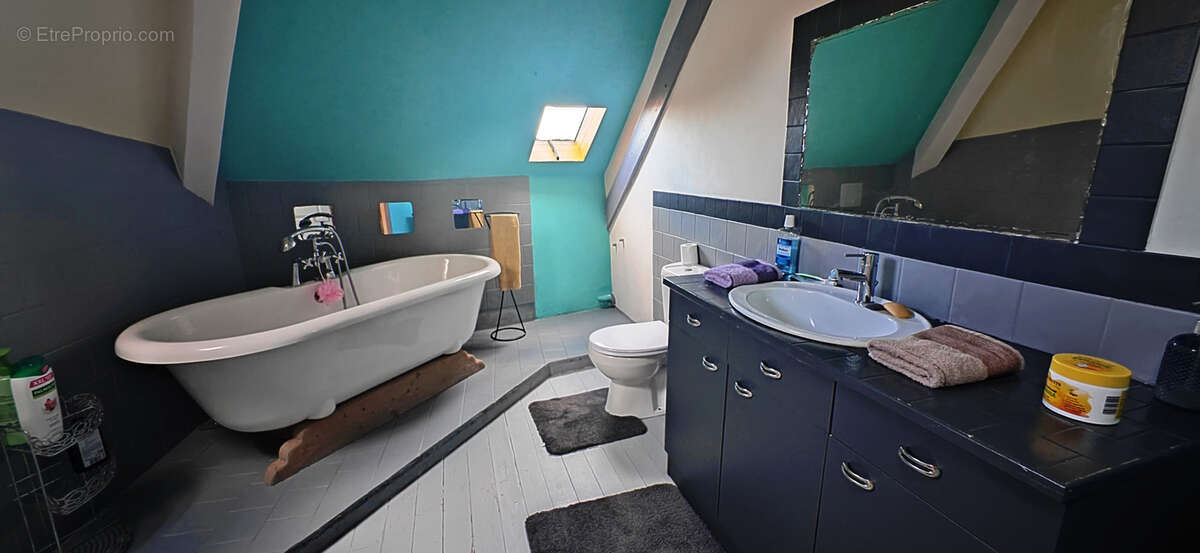 Maison à BELLENAVES