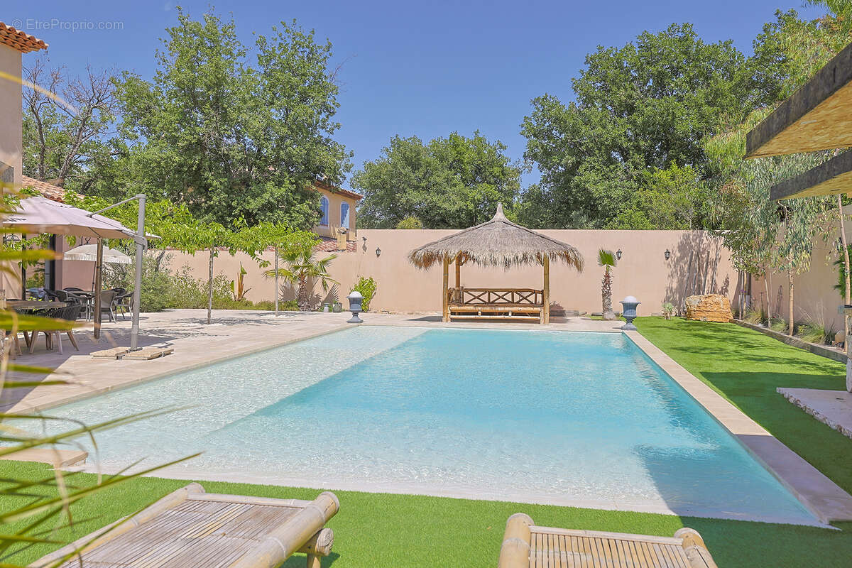 Maison à SOLLIES-TOUCAS