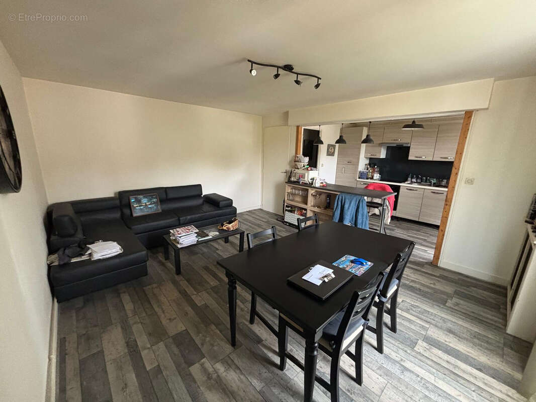 Appartement à MONTMOREAU-SAINT-CYBARD