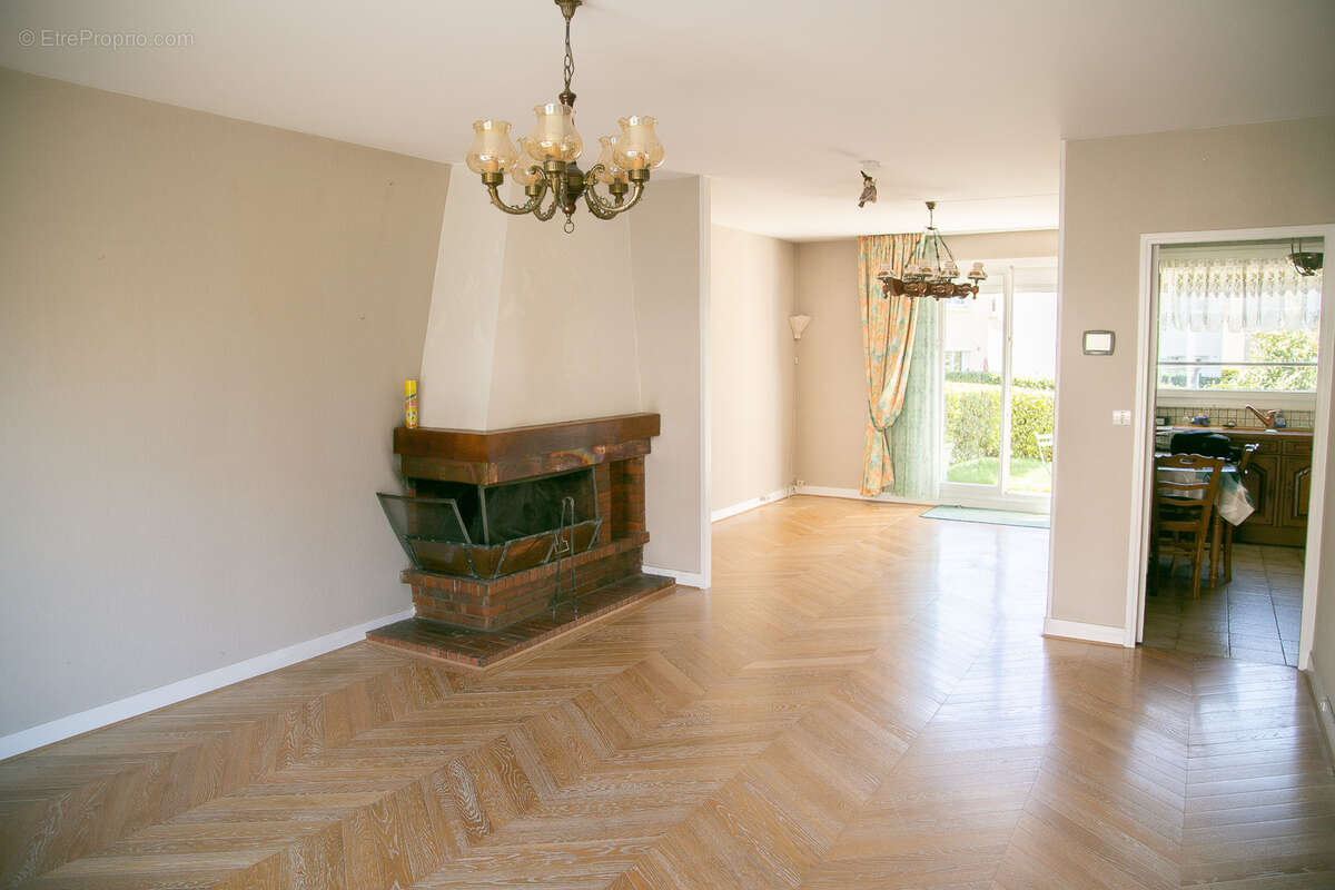 Maison à PETIT-COURONNE