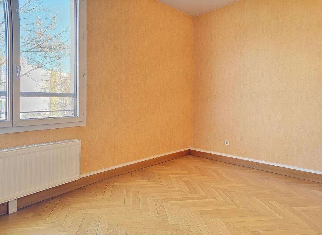Appartement - 3 Chambres - 2  Balcons - 2 Caves - Garage possible en sus - Proche toutes commodités - photo 21