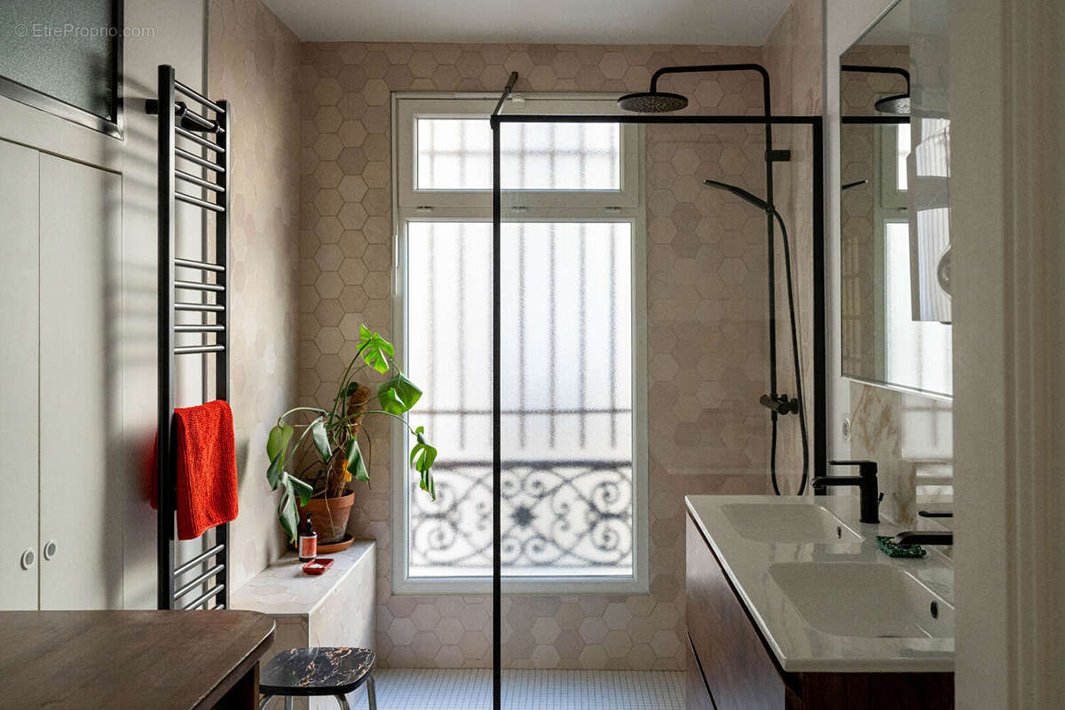 Appartement à PARIS-3E