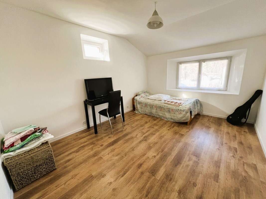 Maison à SAINT-PARDOUX-LA-CROISILLE