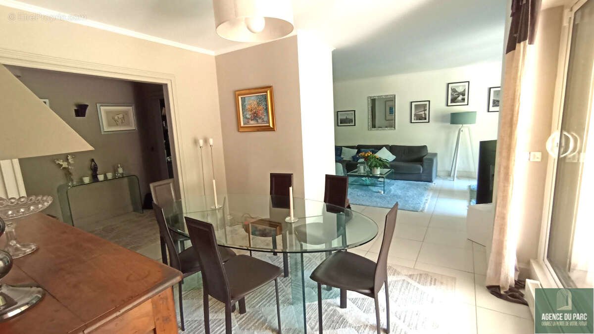 Appartement à VILLE-D'AVRAY