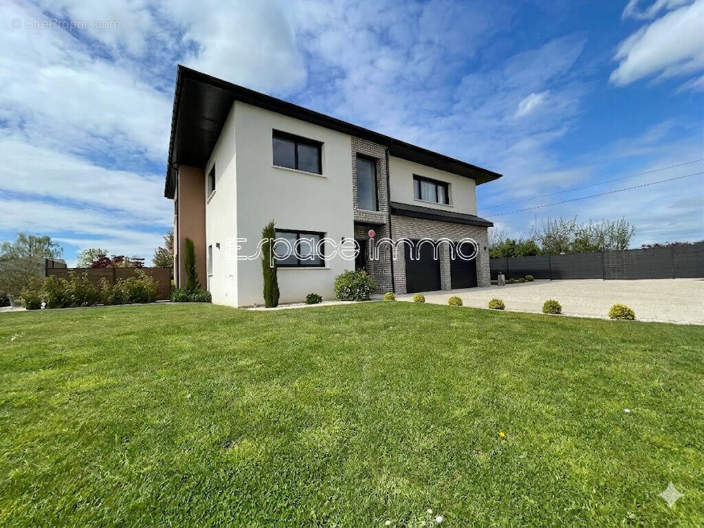 Maison à ISNEAUVILLE