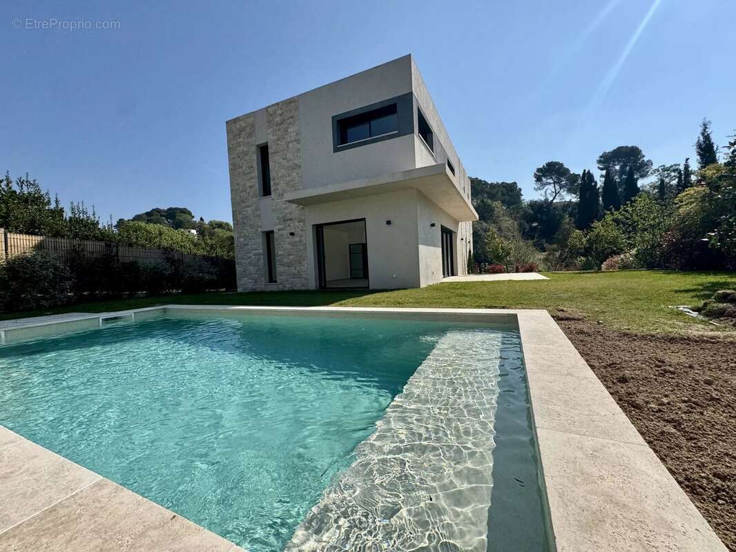 Maison à MOUGINS