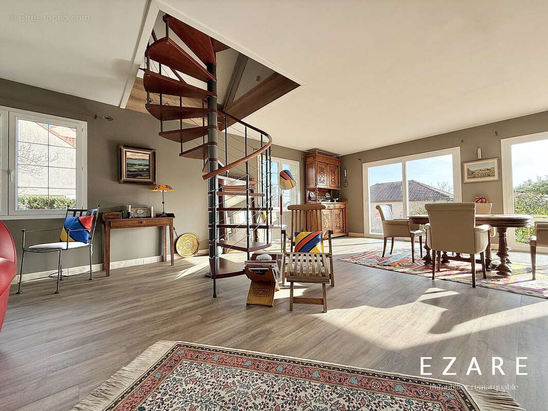 Maison à BELLENEUVE