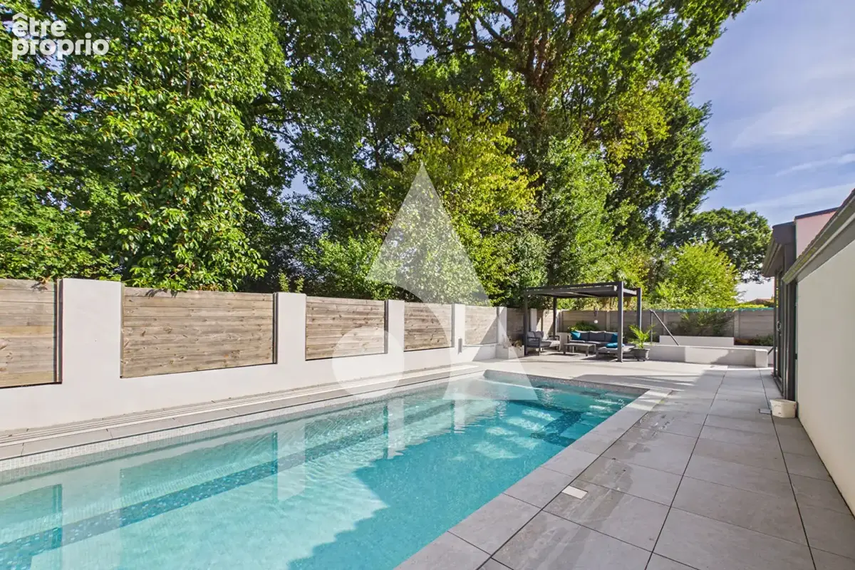 OUDAIRIES - Maison 5 ch - 160 m² - Piscine, terrain clos au calme - photo 3
