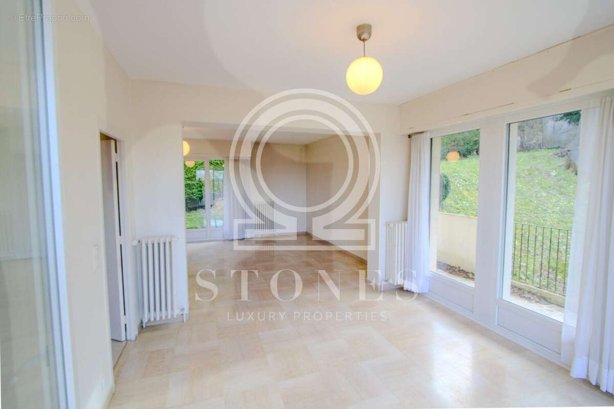 Maison 190 m² à Bougival  - photo 4