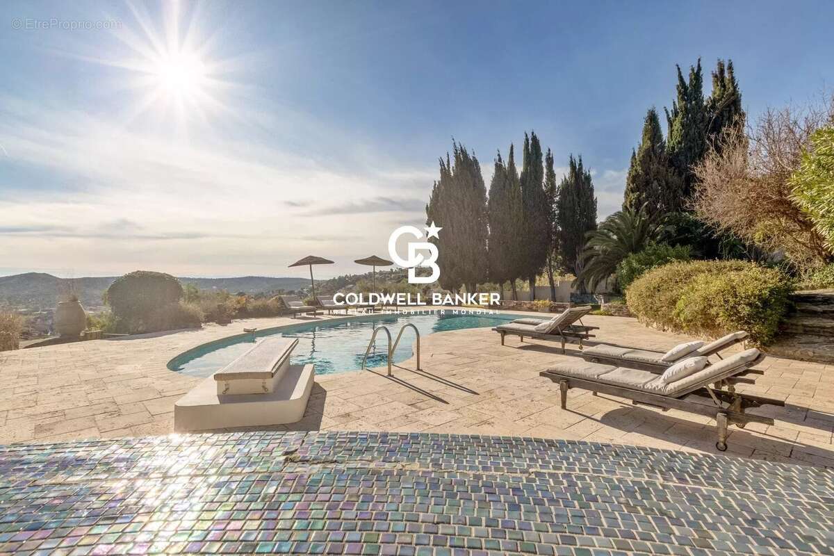 Maison à BORMES-LES-MIMOSAS