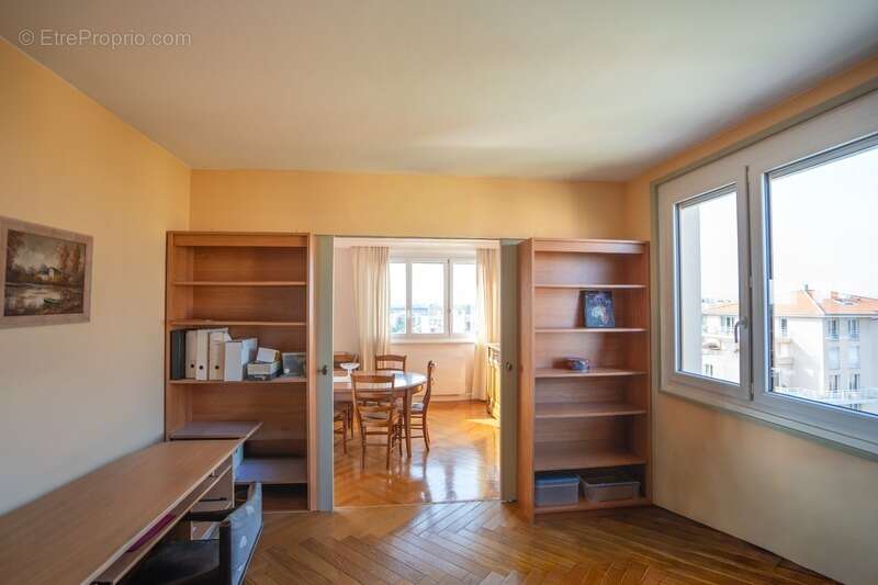 Appartement à BRON