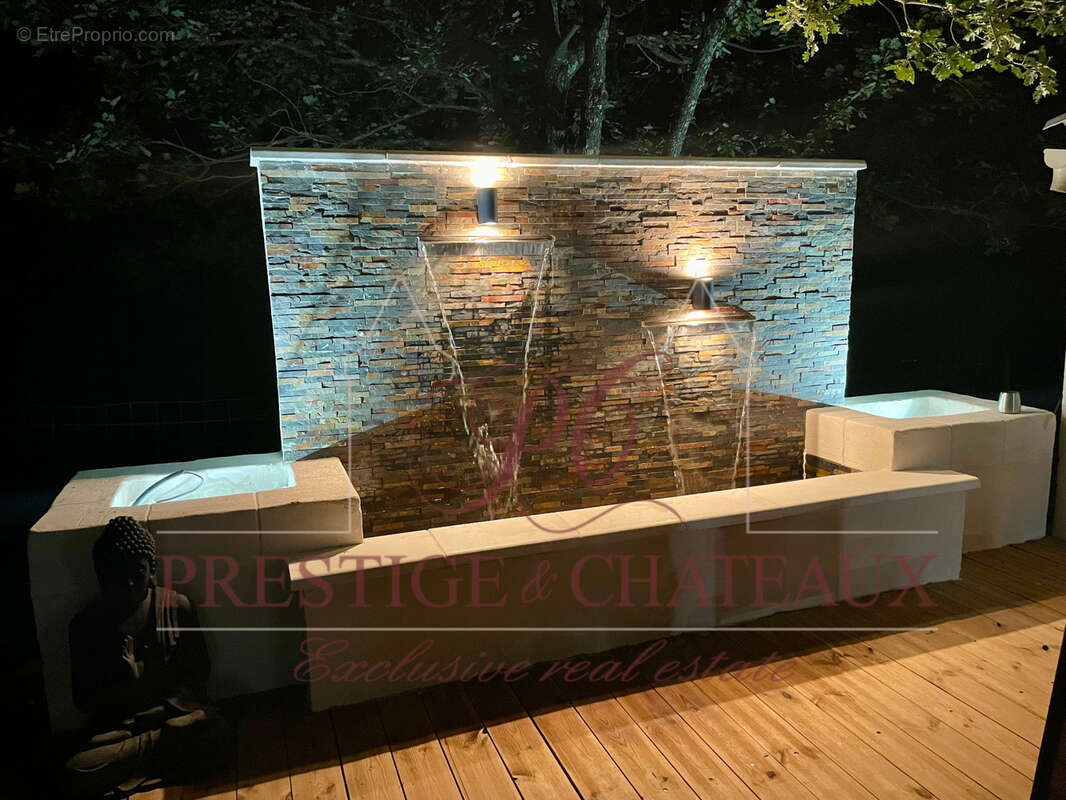 Maison à SUZE-LA-ROUSSE