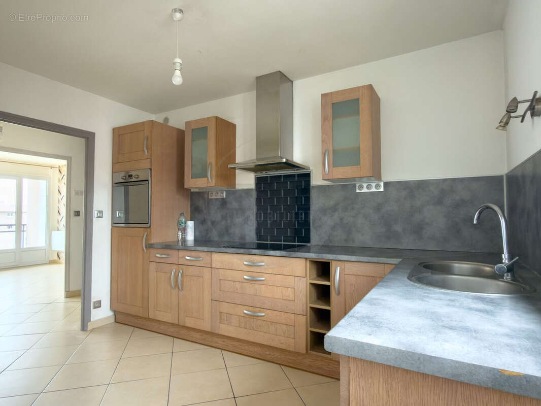 Appartement à GUILHERAND-GRANGES
