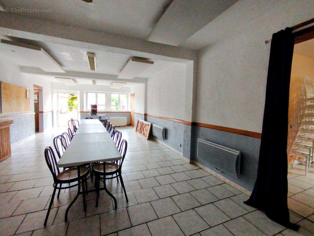Appartement 500 m² à Secenans  - photo 4