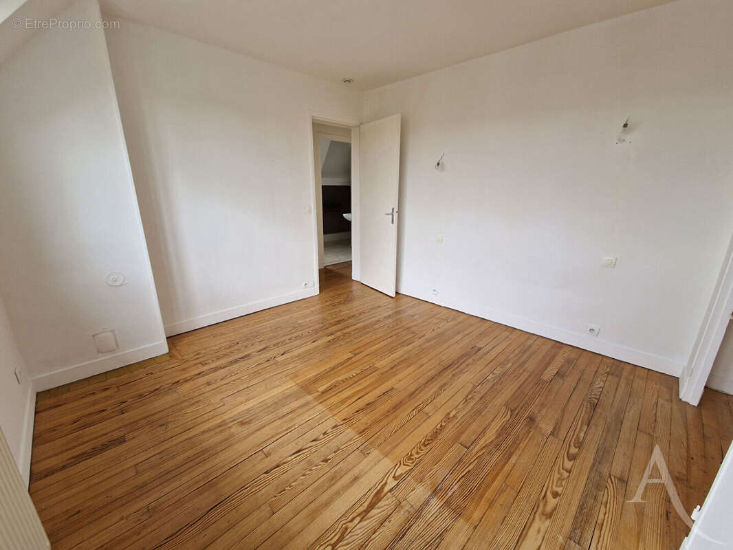 Maison à MONDEVILLE