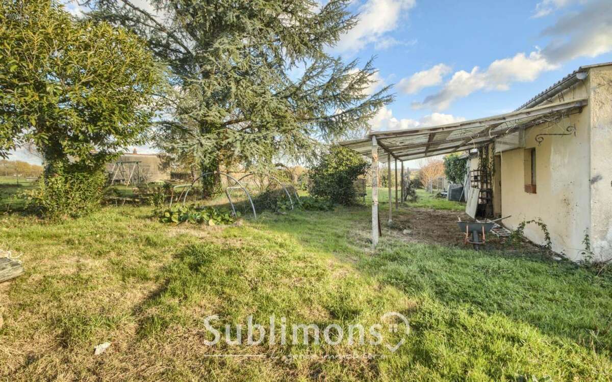 Maison à LA CHAPELLE-BASSE-MER