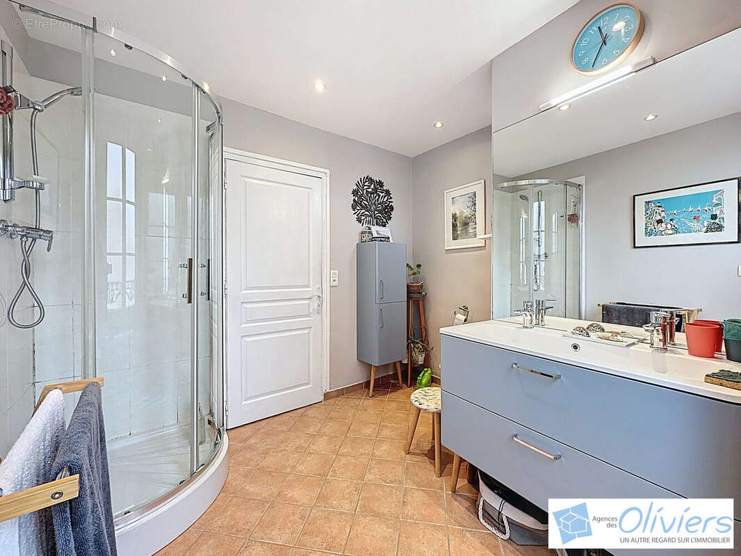 Maison à VOISINS-LE-BRETONNEUX