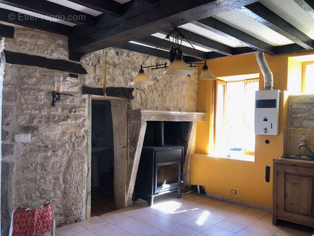 Maison à NOYERS