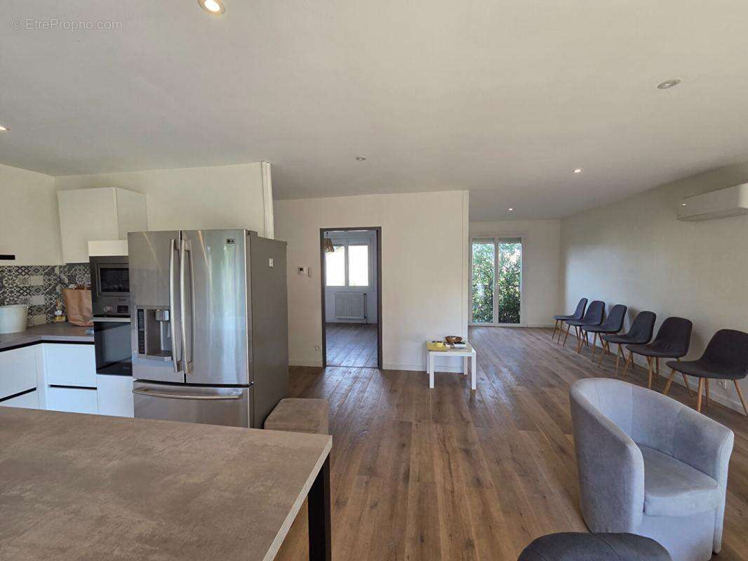 Maison à MONTELIMAR