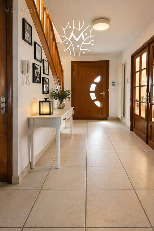 Maison à LE CHATELET-SUR-RETOURNE