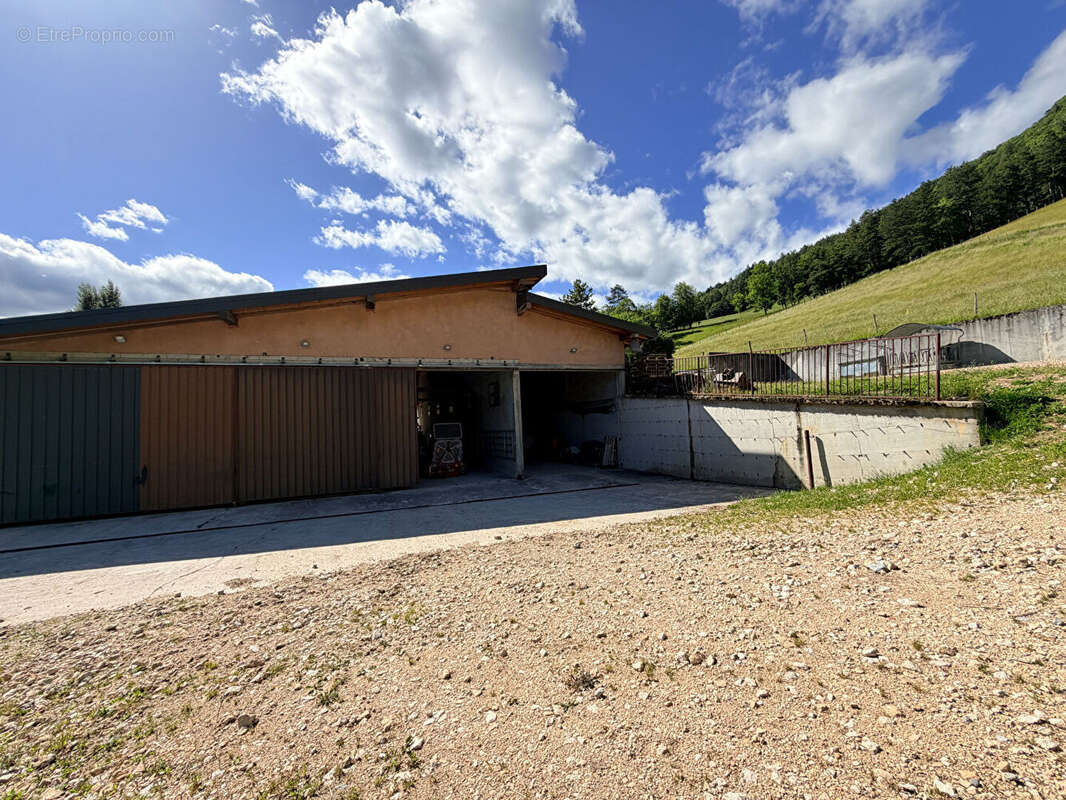Domaine Saint Germain De Joux  ancienne ferme de 273 m2 sur 21 ha - photo 15