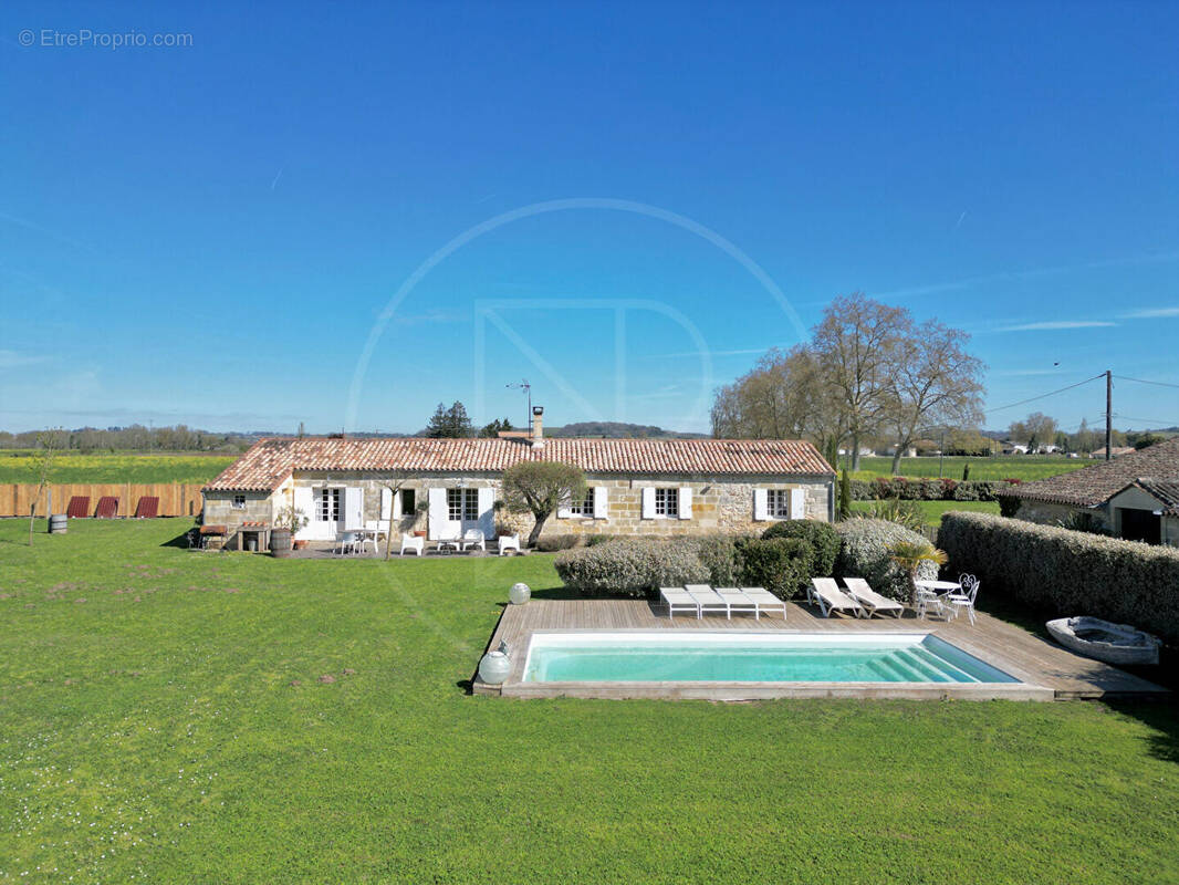 Maison à SAINT-EMILION