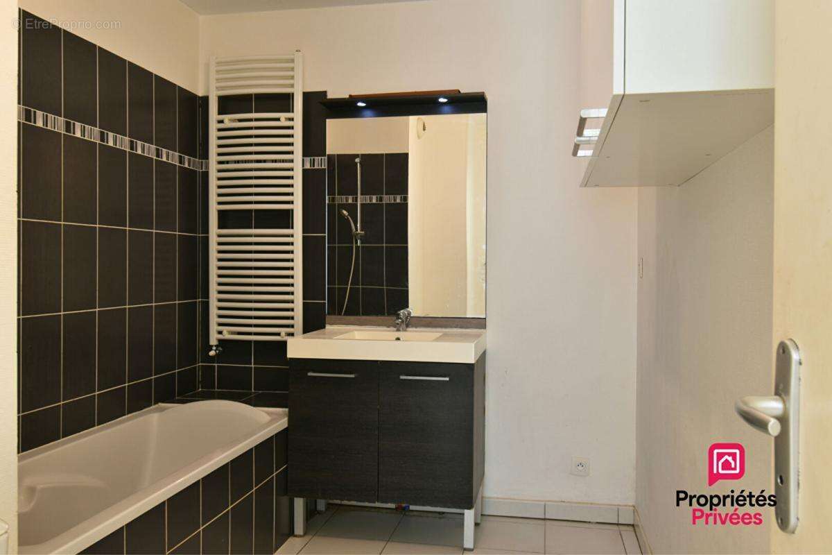 T3  très lumineux de 60 m2 en Rez de jardin - Habitation ou activité libérale - photo 7