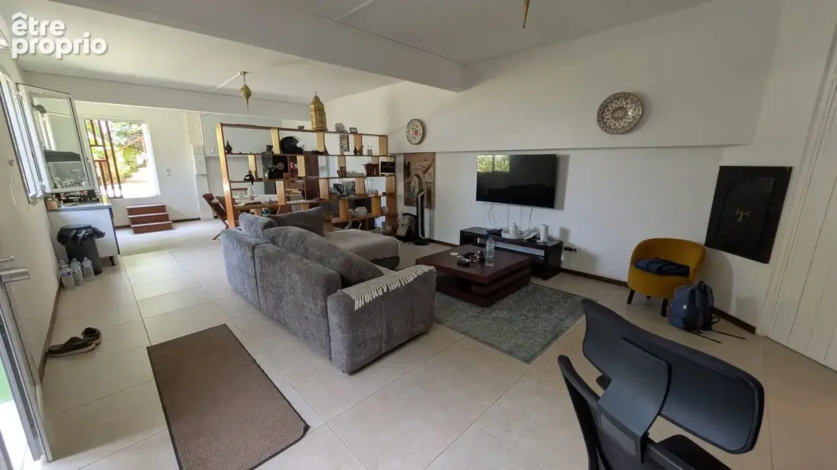 Exceptionnel à Cayenne Bourda : Villa d’architecte avec vue mer panoramique et fort rendement locatif - photo 5