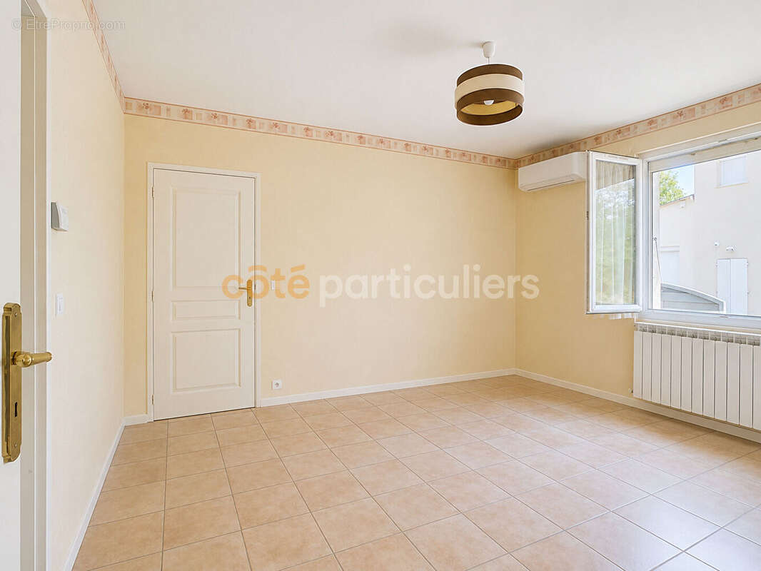Maison - 85.87 m²  - Coufouleux - 4 pièces - plain-pied - photo 5