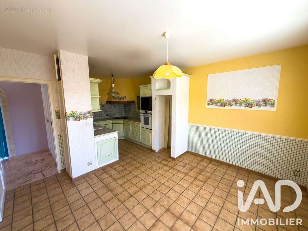 Maison 238 m² à Oger  - photo 6