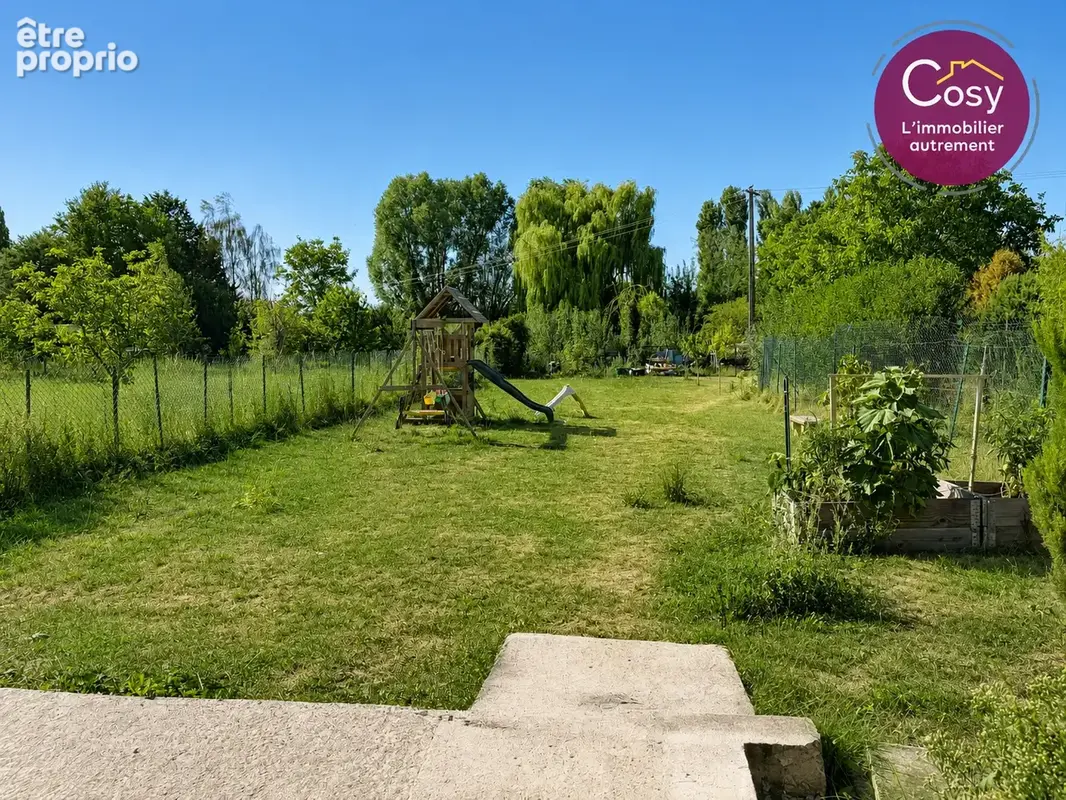 Maison familiale avec grand terrain et dépendances - photo 9