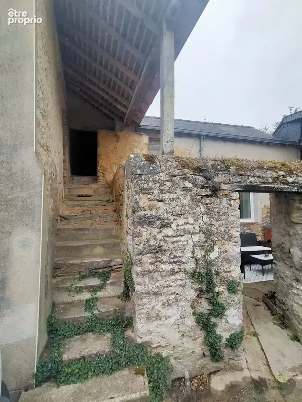 Maison à vendre Chémeré le Roi accès grenier