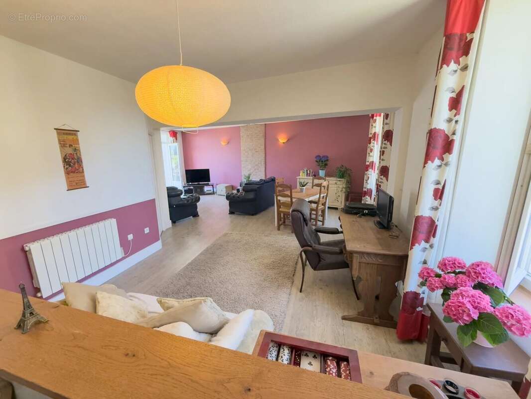 Maison à SAINT-SAUD-LACOUSSIERE