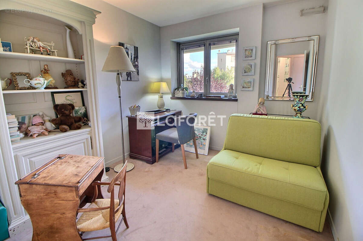 Appartement à SURESNES