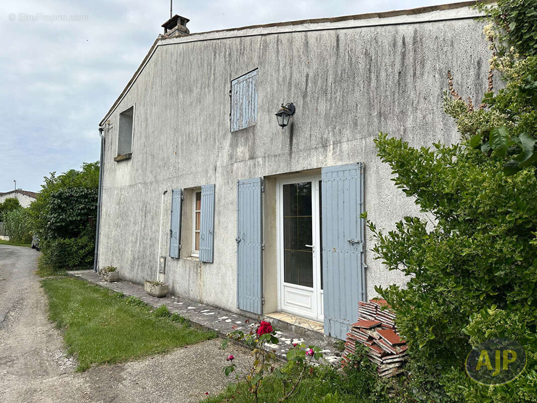 Maison charentaise de 185 m². - photo 15