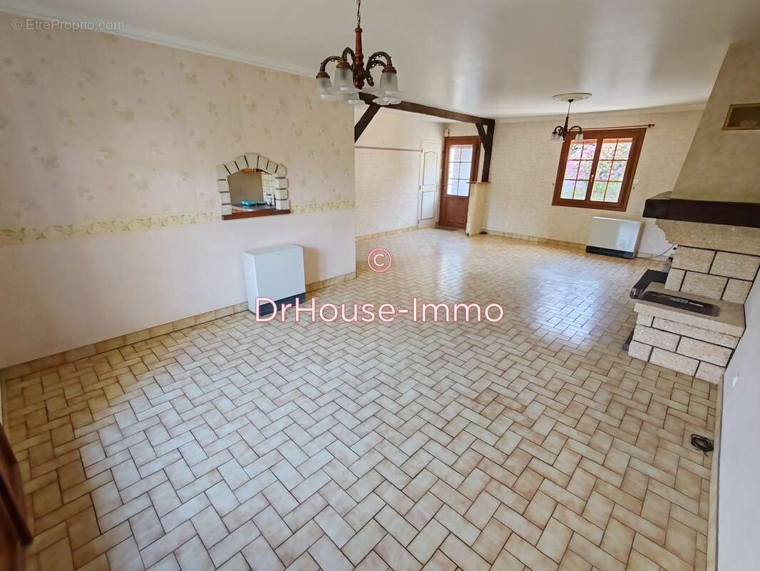 Maison à VAUX-SUR-VIENNE