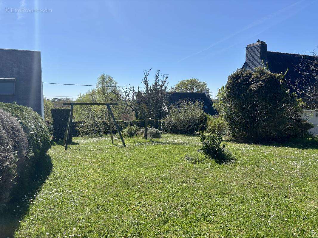 Terrain à SAINT-AVE