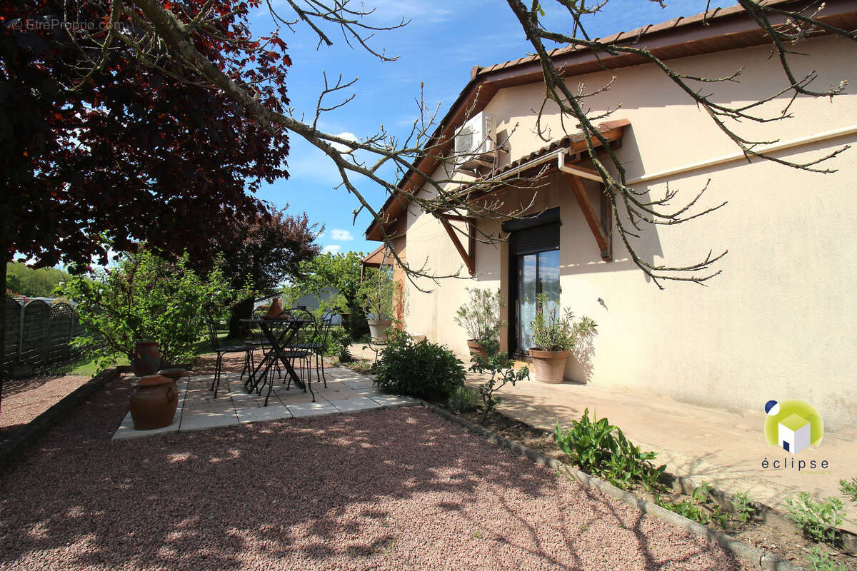 Maison à REPLONGES