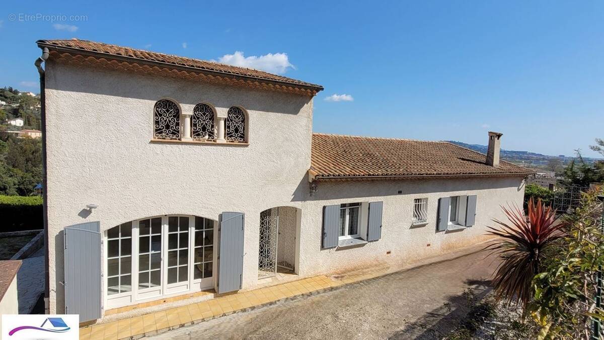 Maison à MANDELIEU-LA-NAPOULE