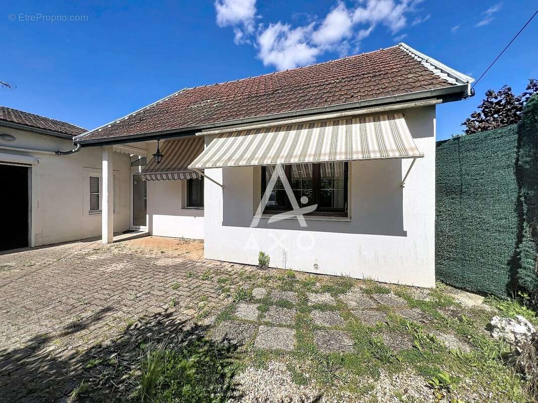 Maison à CHENOVE