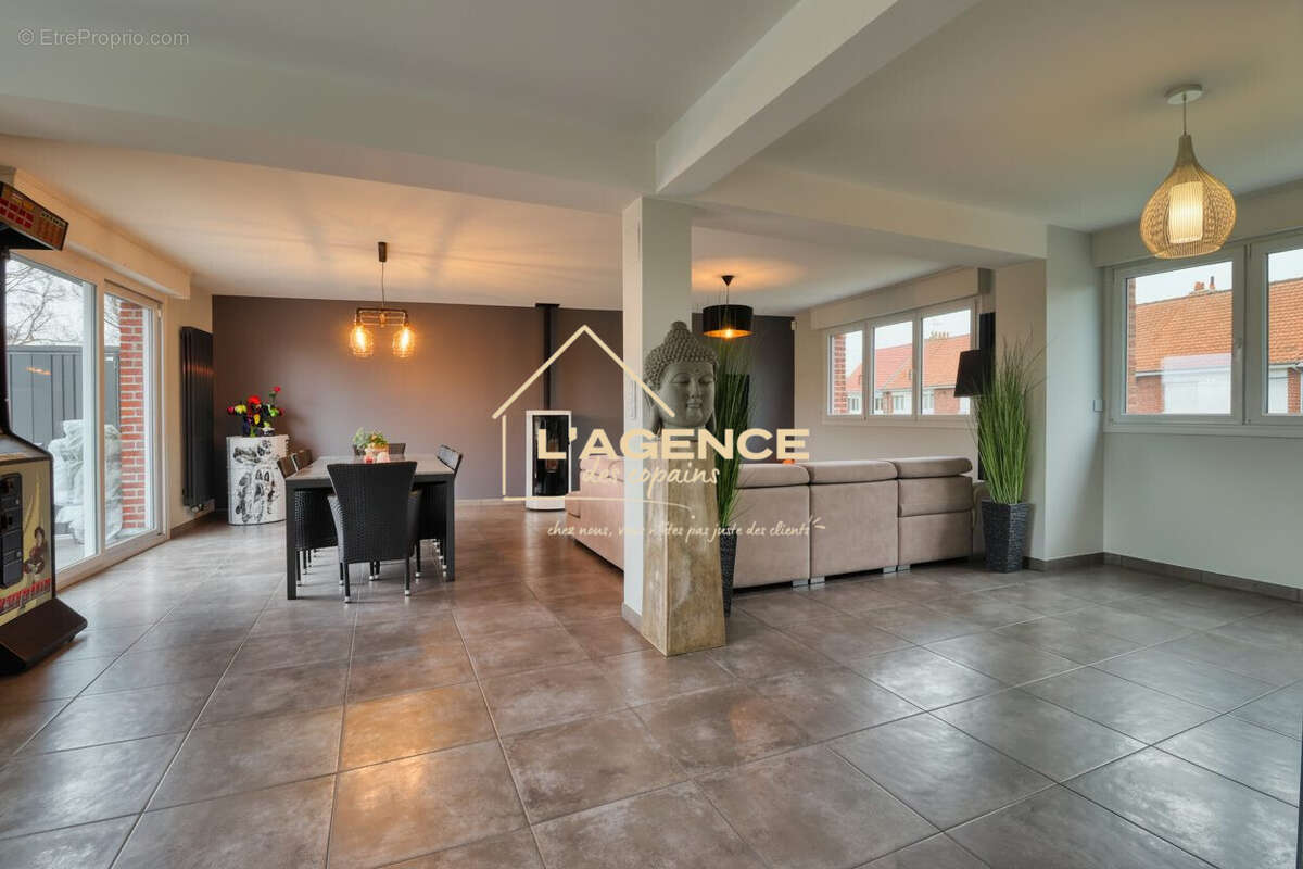 Maison à HAZEBROUCK