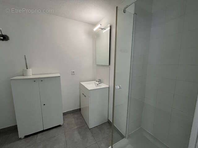 Appartement T3 avec terrasse et parking privatif - photo 5