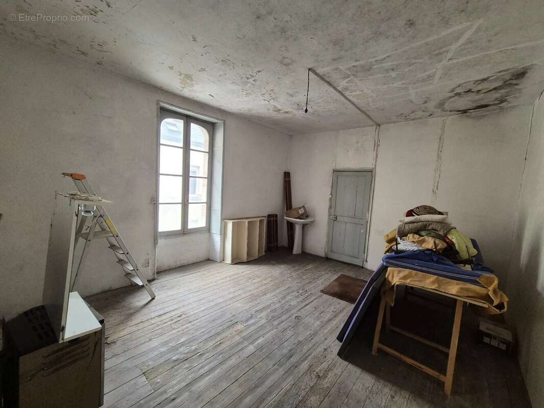 Maison à LE BOURGNEUF-LA-FORET