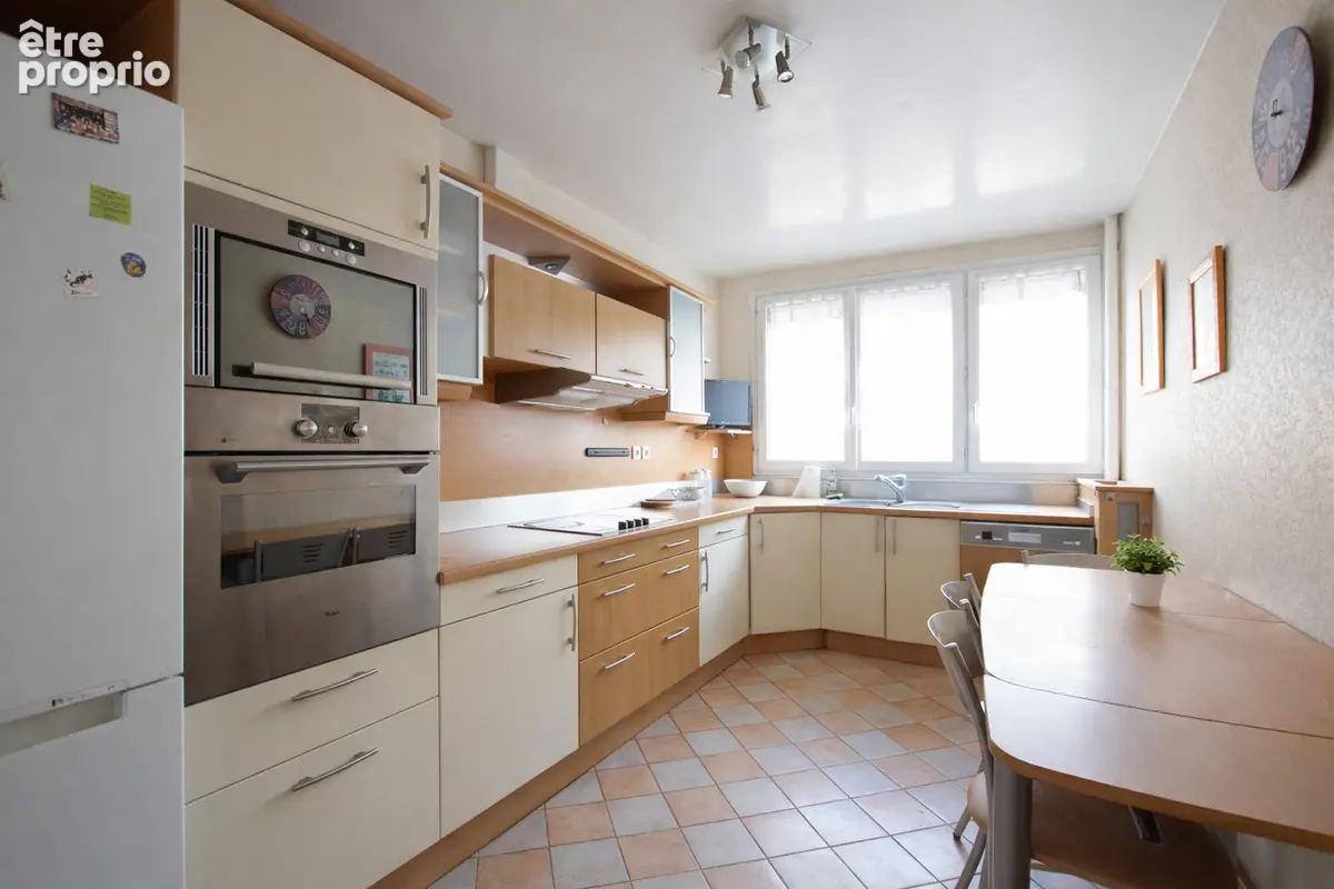 Appartement Montrouge 3 pièce(s) 69.25 m2 Parking et cave - photo 3